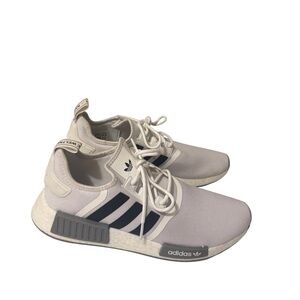 Adidas White Shoe clean without any damage